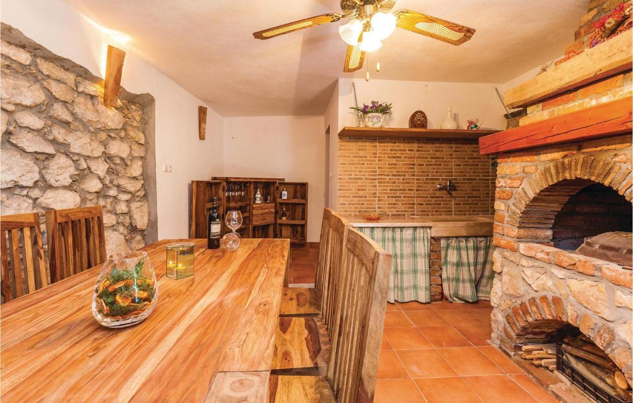 Stunning Home In Punat With Kitchen สตาราบัชกา ภายนอก รูปภาพ